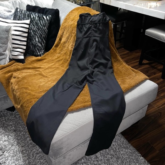 PrettyLittleThing Black Bandeau Cowl Neck Pocket Detail Jumpsuit - Picture 7 of 11